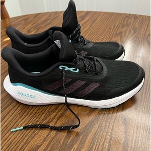 ADIDAS EQ21 Bounce- like new!